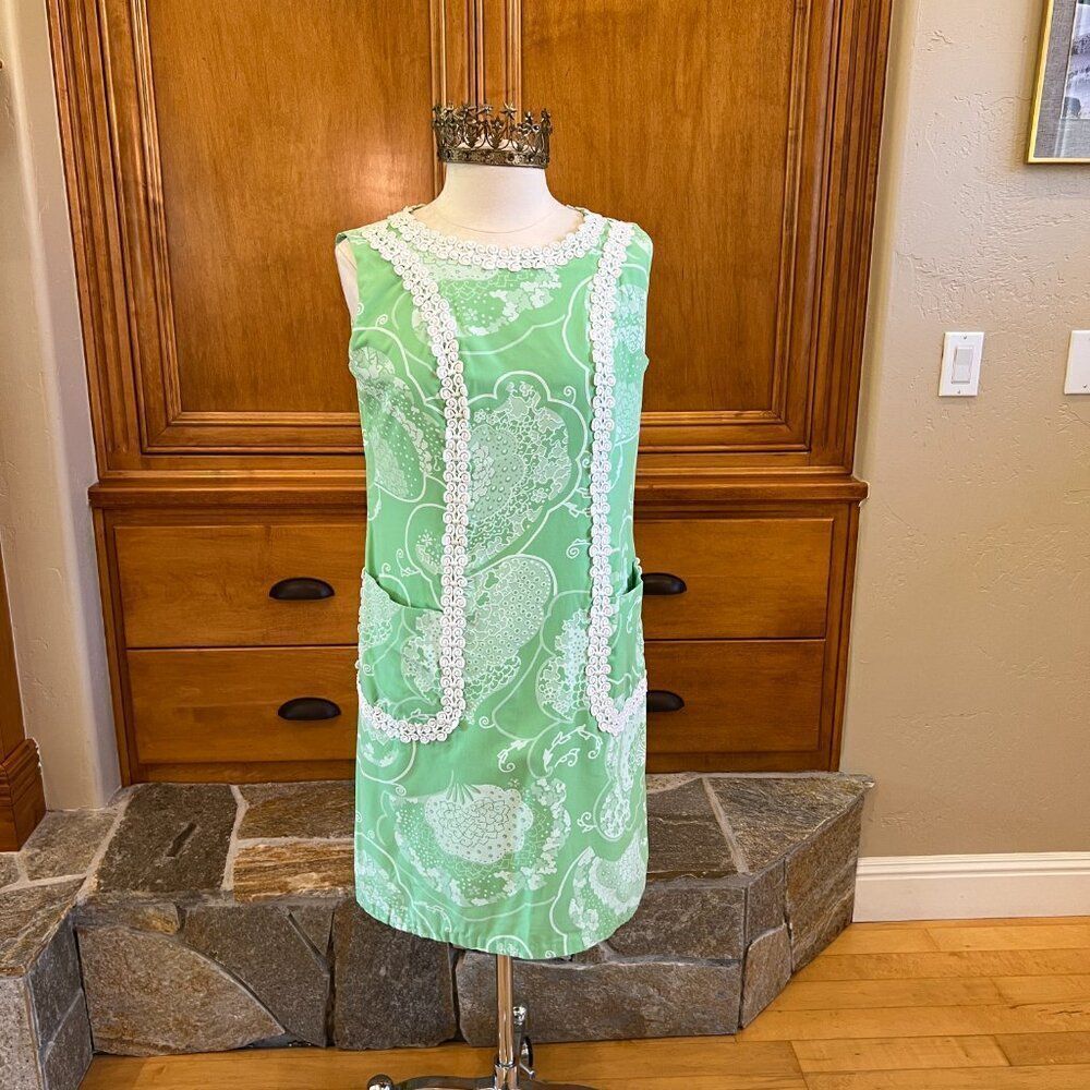 I.Magnin Vintage Green and White Paisley Print Sleeveless Shift Dress Size 8